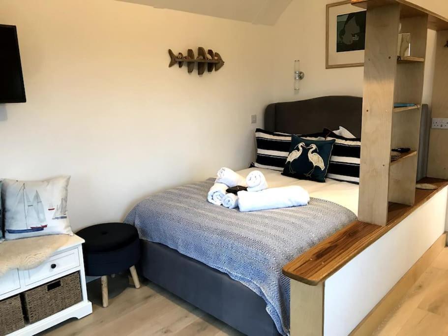 The Beach Hut Hotel Orbost Bagian luar foto