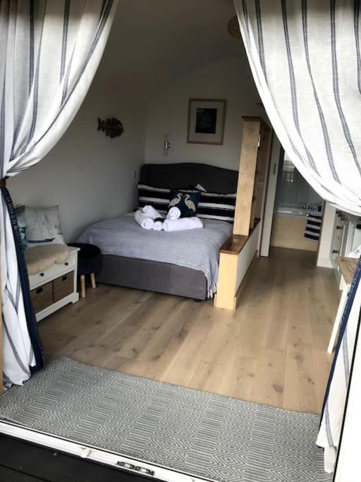 The Beach Hut Hotel Orbost Bagian luar foto