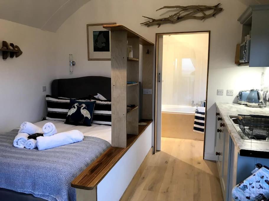 The Beach Hut Hotel Orbost Bagian luar foto